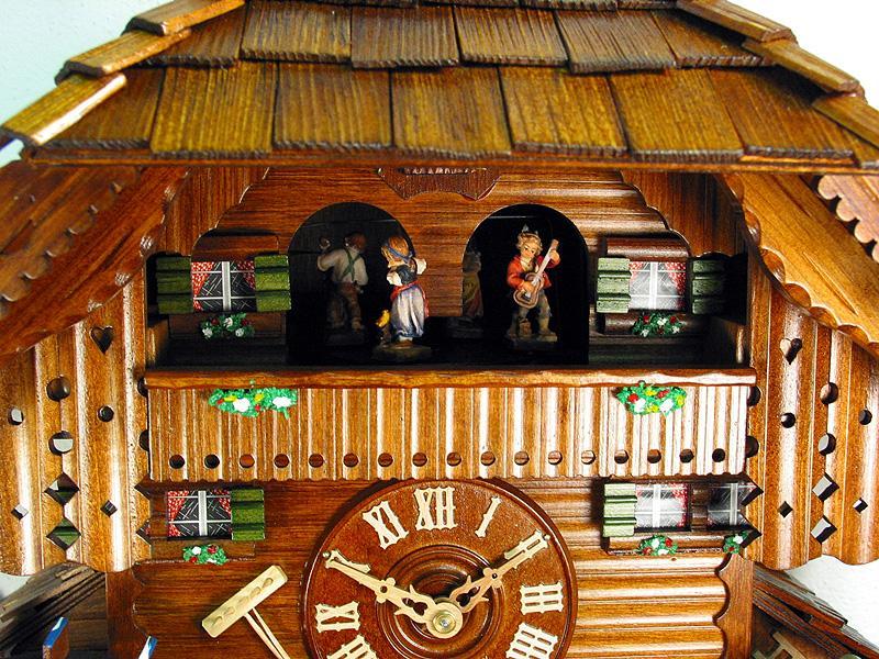 Premium Koekoeksklok met stelletje & muziek 8-daags August Schwer 52cm-Koekoeksklokonline.nl